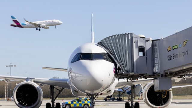 Eurowings Am Flughafen Cgn 2.jpg