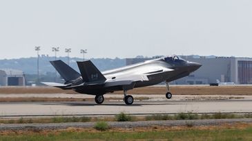 C F35 Kanada Abgehoben.jpg